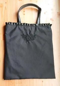 ブラックフォーマルバッグ フリル付き　サブバック　レディース　冠婚葬祭