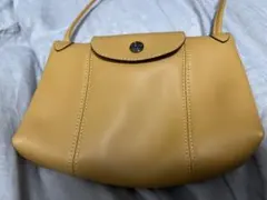 【極美品】ロンシャン ル プリアージュ キュイール メッセンジャー　キャメル色