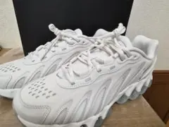 NIKE AIR MAX DN ホワイト スニーカー