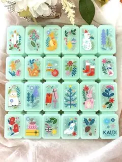 お値引き中！KALDI 24個カルディ たてよこつながるミニ収納BOXクリスマスのサムネイル