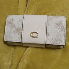 COACH 馬車プリント キーケース ホワイト