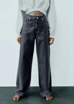 ZARA TRF LOOSE ミッドライズフォイル デニムパンツのサムネイル