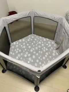 【美品】日本育児 洗えて畳めるポータブルベビーサークル