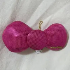 USJユニバーサルスタジオのハローキティのピンクリボン型チャーム