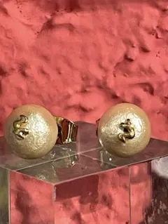 イニシャル　コットンパールピアス ゴールド　チタンポスト