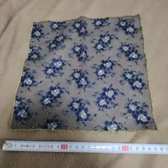 ネイビー 花柄刺繍 ポケットチーフ 約24cm