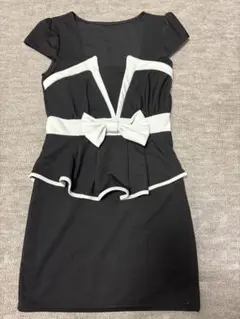 ペプラムタイトフィットドレス ブラック/ホワイト