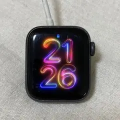 Apple Watch SE 40mm(本体+純正バンド+充電ケーブル)