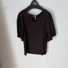ピンキーアンドダイアン 黒 オフショルダー 半袖Tシャツのサムネイル