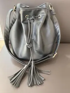 H&M フリンジ付き ブラック バケットバッグ
