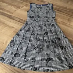 値下げ place pause チェック 刺繍 上品ワンピース