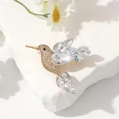 ハチドリ ブローチ クリスタル 幸運の鳥 フォーマル 輝き