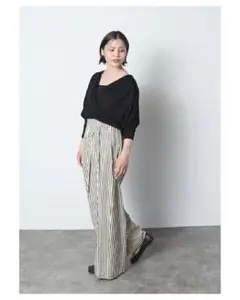 【新品未使用】meri ミーリー　サッカーストライプワイドパンツ ブラック