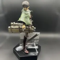 進撃の巨人　リヴァイ　フィギュア
