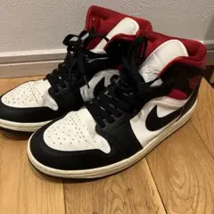 NIKE AIR JORDAN 1 MID ブラック ホワイト レッド