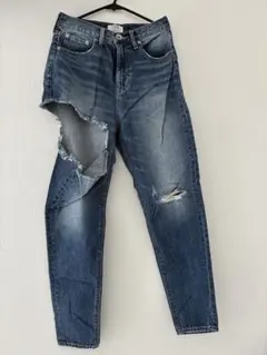 ダメージ加工スリムフィットジーンズ