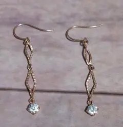 K10 ロングダイヤモンド型ピアス