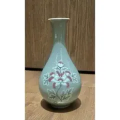 淡い青色 陶器 花瓶 花柄