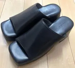 センスオブプレイス　スクエアサンダルのサムネイル