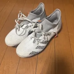 プレデター サッカーシューズ ホワイト/グレー