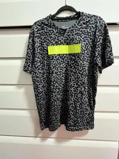 NIKE アニマル柄 Tシャツ Lサイズのサムネイル