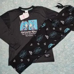 新品 メンズ M 初音ミク 長袖 T シャツ & 長ズボン 総柄ルームウェア
