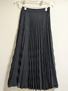 黒いシフォンプリーツロングスカート