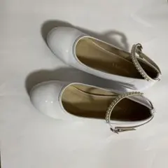 フォーマルパンプス　パール付きストラップ(白)