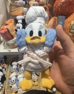 ドナルド ぬいぐるみキーホルダー・キーチェーン MICKEY'S BAKERY
