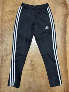 美品！！ アディダス　ブラックジャージ3本ライン　140cm