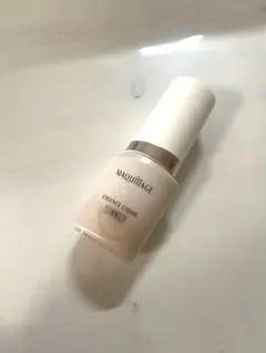 美品　MAQuillAGE ESSENCE LIQUID EX