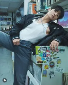 【BTSジョングク着用】Calvin Kleinナイロンジップアップブルゾン