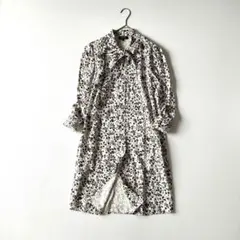 A.P.C. シャツワンピース 花柄 総柄 ボウタイ リボン タックのサムネイル