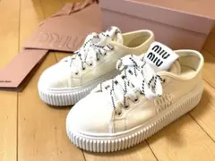 miumiu デニムスニーカー　36.5のサムネイル