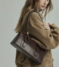 【美品】PUBLIC TOKYO ナローハンドルワイドバッグのサムネイル