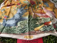 【新品未使用】フェラガモ Salvatore Ferragamo 鳥柄 スカーフのサムネイル