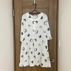 おばあちゃんの服　シニア服 ホワイト月模様 Aラインルームウェア （寝巻きにも）