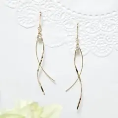 ダブルツイストピアス