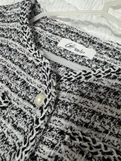 ノーカラージャケット 白黒ストライプ