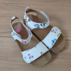 エイチアンドエム　サンダル　16cm 蝶ちょ柄のサムネイル
