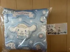 Cinnamoroll クッションとステッカー