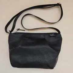 stadio CLIP 黒 レザー風 PUポーチ付きショルダーバッグ