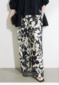 ジャーナルスタンダード　ハンドタッチフラワープリントパンツ