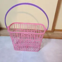 【レトロ可愛い】ピンクと紫のプラスチックバスケット