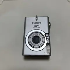 Canon IXY DIGITAL 95 IS 本体と充電器 Canon IXY DIGITAL 95 IS 本体と充電器 Canon IXY DIGITAL 95 IS