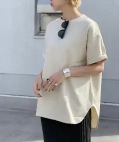 ADAM ET ROPE Tシャツ 未使用品のサムネイル