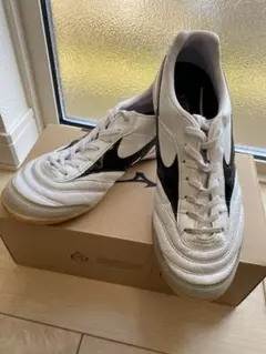 23.5 Mizuno モレリアIN フットサルシューズ
