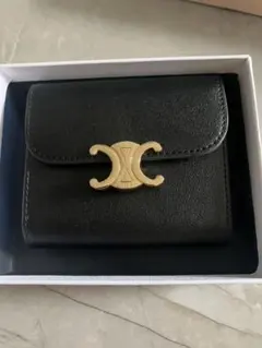 CELINE トリオンフ 三つ折り財布 コニャックブラウン - メルカリ
