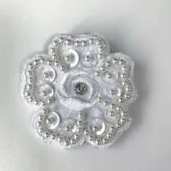 (116)お花　刺繍　ビーズ　ブローチ　アレンジ　ハンドメイド