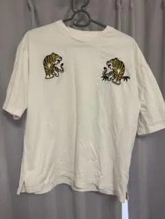 グラニフ　オーサムタイガーtシャツ
